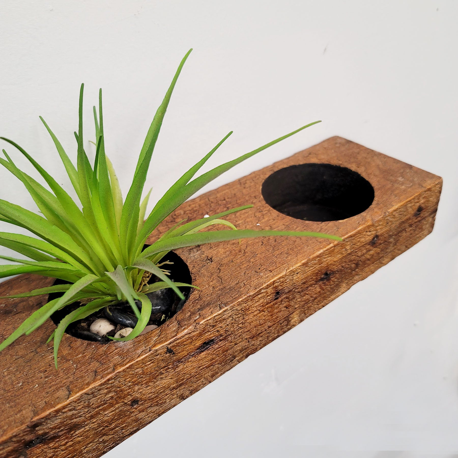 Reclaimed wood planter with hooks